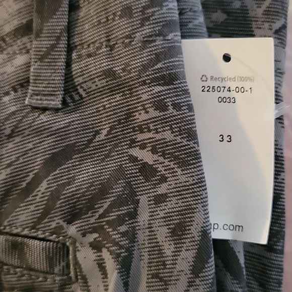 NWT Gap Lived In Palm Print 100% Cotton Short, Size 33 - Picture 2 of 5